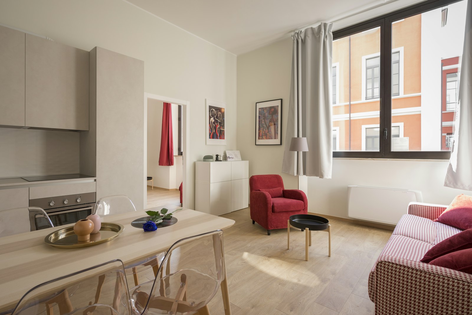 Φωτεινό σαλόνι διαμερίσματος Airbnb
